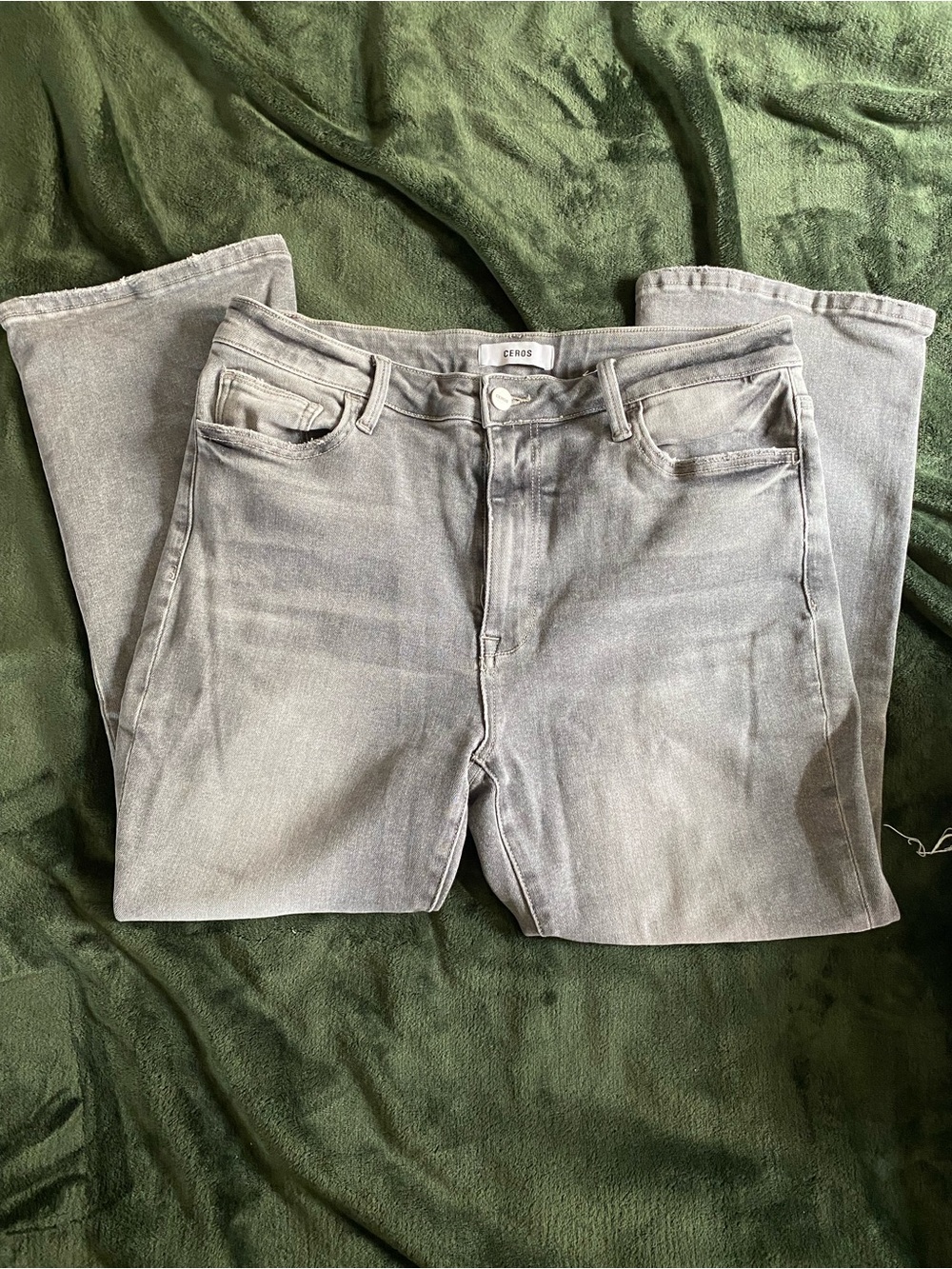 Boutique . Ceros Cropped Gray Straight Leg Jeans